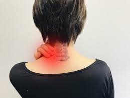 腰の痛みは、首の疲れから!?